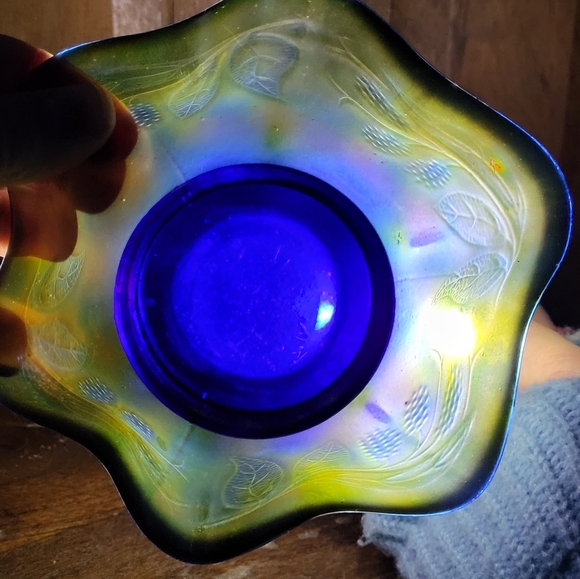 Fenton Carnival Glass Hat Bowl - Picture 3 of 13